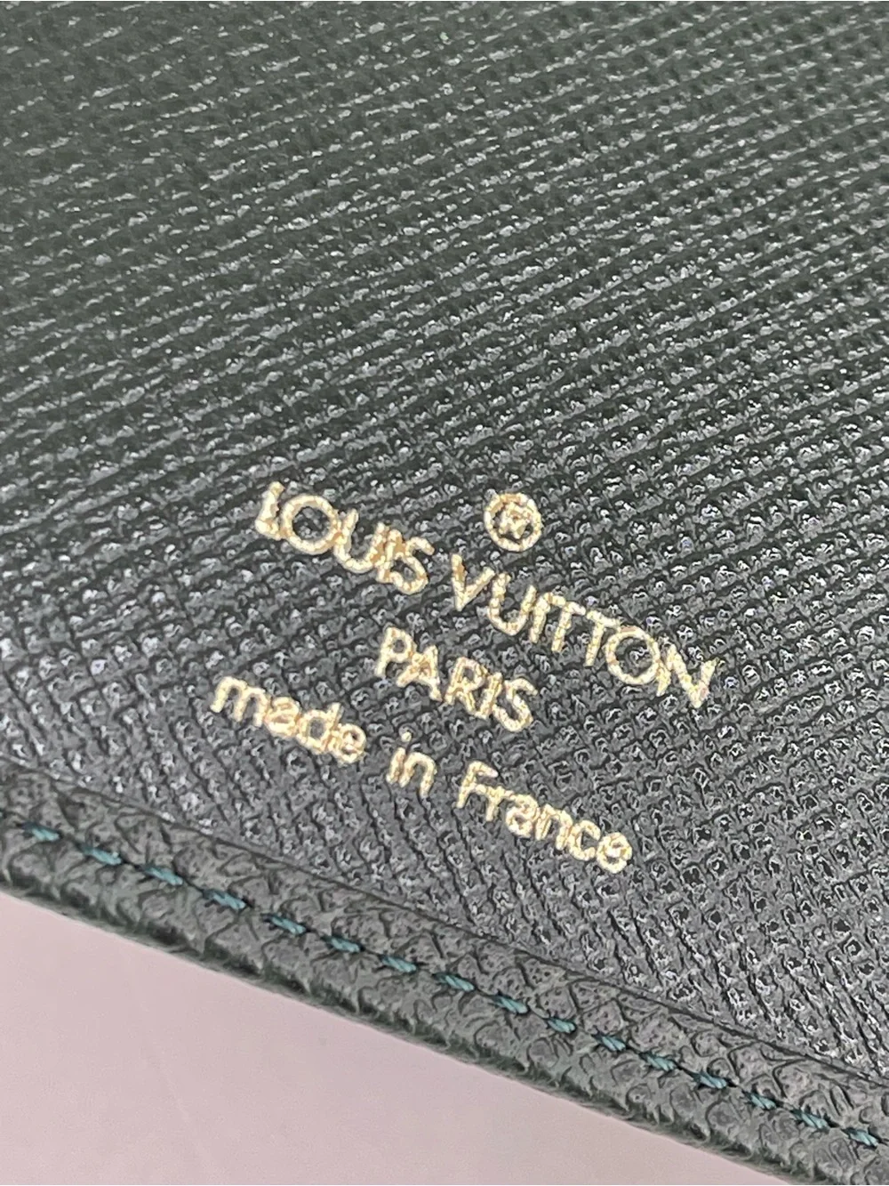 Louis Vuitton Taiga leather long bifold wallet with Box